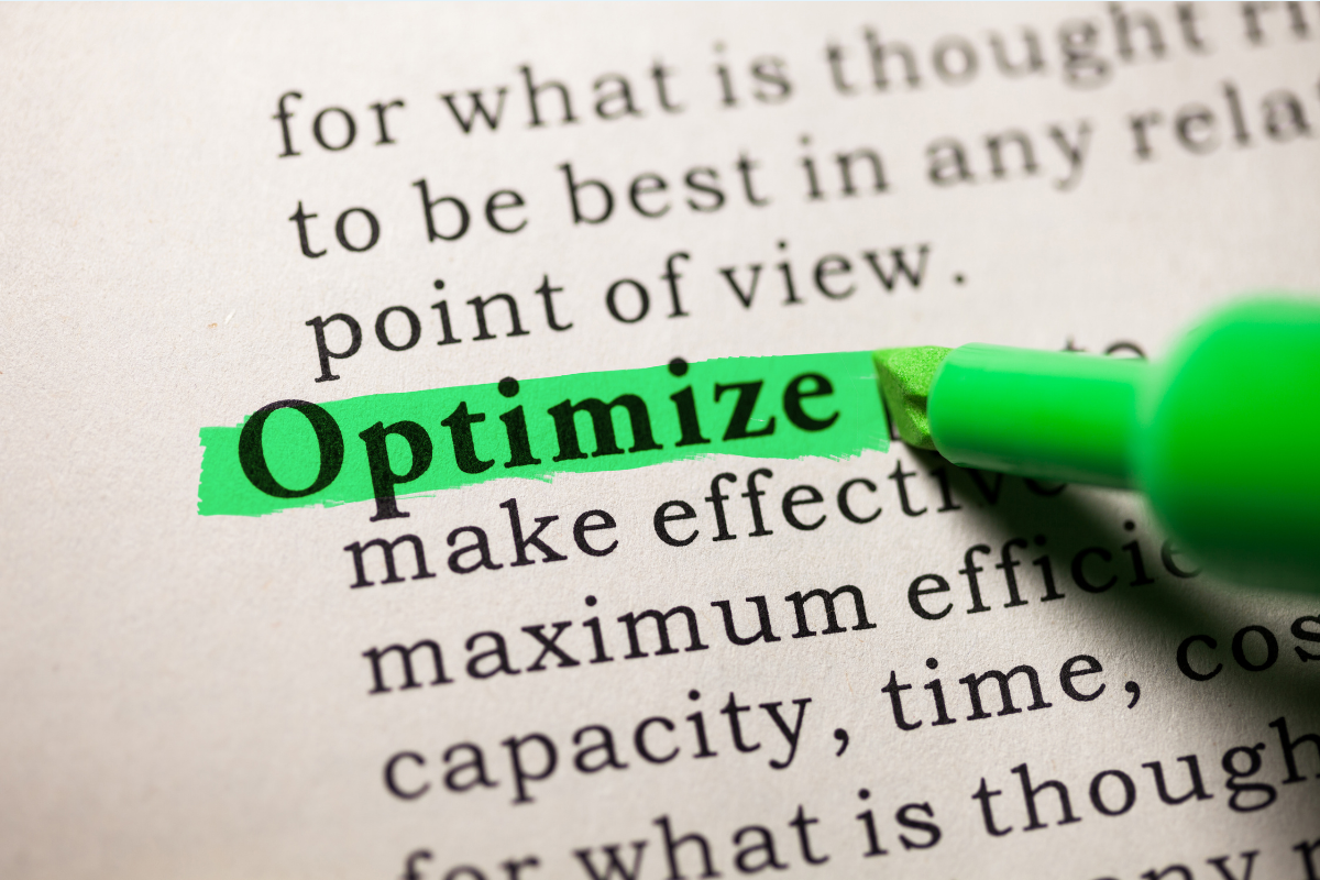 The dictionary entry for the word optimize with optimize highlighted in green