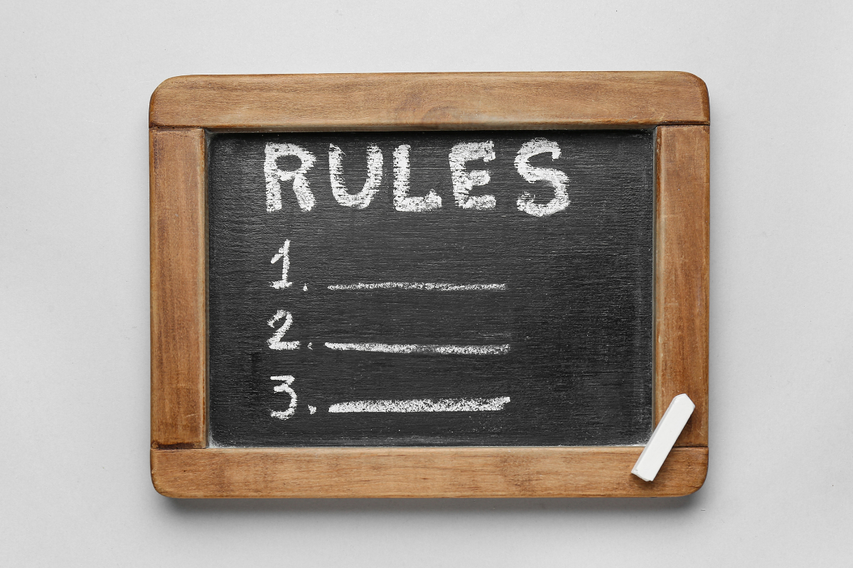 3 rules written on a chalkboard