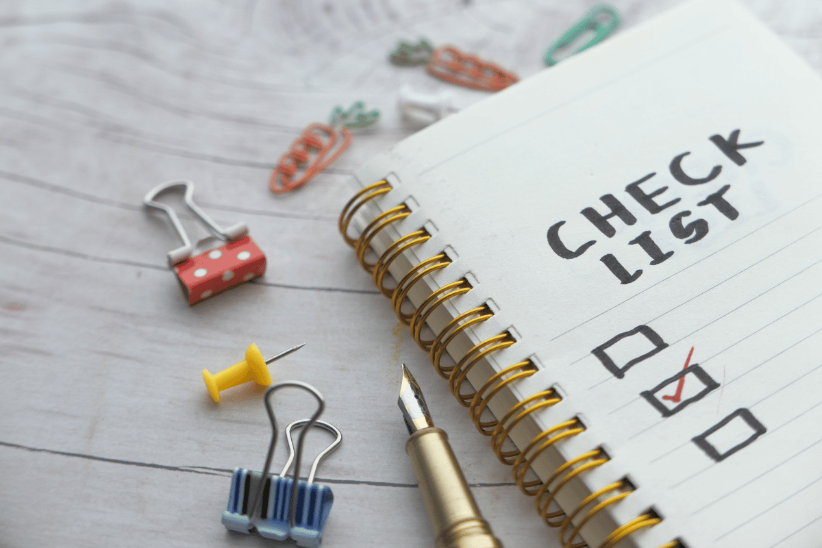 Checklist showing the essential information to include in an ARC reader packet